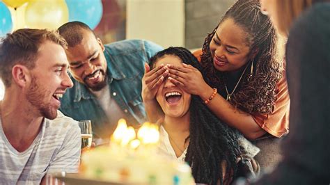 A Festa Surpresa de Fazıl Say: Um Concerto Inesquecível e um Bolo com Quatro Andares!