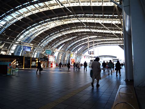 さいたま新都心駅 喫煙所 - 煙と未来が交差する場所